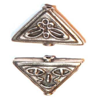 Breloque Intercalaire Triangle  11 x 20mm - Argenté vieilli / 1  Prix Dégressif